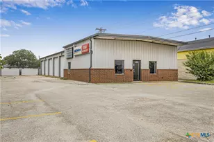 4005 N Navarro St, Victoria, TX 77901 - Photo 1