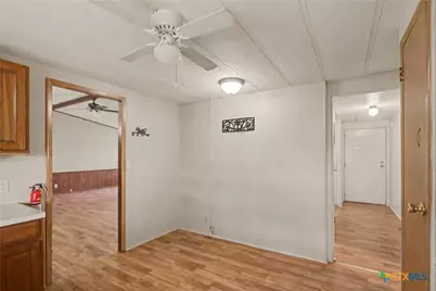 21 Berkshire Drive, Telferner, TX 77988 - Photo 12
