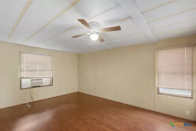 21 Berkshire Drive, Telferner, TX 77988 - Photo 20