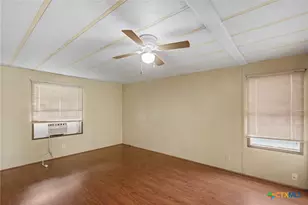 21 Berkshire Dr, Telferner, TX 77988 - Photo 20