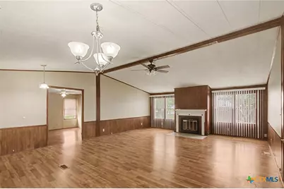 21 Berkshire Drive, Telferner, TX 77988 - Photo 8