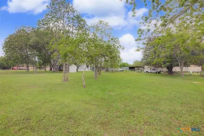 21 Berkshire Drive, Telferner, TX 77988 - Photo 26