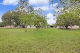 21 Berkshire Dr, Telferner, TX 77988 - Photo 26