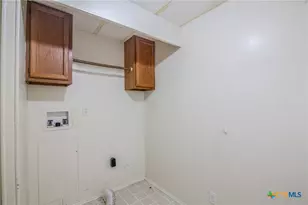 21 Berkshire Dr, Telferner, TX 77988 - Photo 18