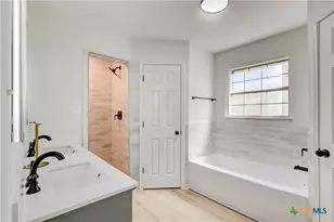 1008 Hickory St, Kempner, TX 76539 - Photo 22