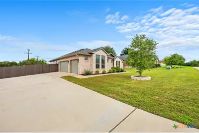 5601 Hamlet Drive, Belton, TX 76513 - Photo 8