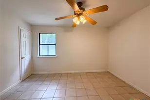 912 Hackberry St, Copperas Cove, TX 76522 - Photo 4
