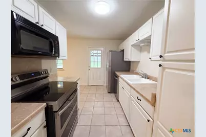 912 Hackberry Street, Copperas Cove, TX 76522 - Photo 2