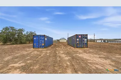 3921 Cr 334, Stockdale, TX 78160 - Photo 8