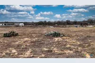 3921 Cr 334, Stockdale, TX 78160 - Photo 18