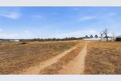 3921 Cr 334, Stockdale, TX 78160 - Photo 30