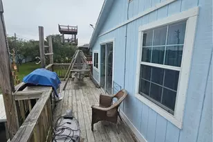 205 Polk St, Port O'Connor, TX 77982 - Photo 8