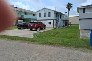 205 Polk St, Port O'Connor, TX 77982 - Photo 4