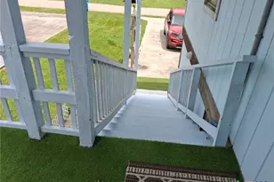 205 Polk St, Port O'Connor, TX 77982 - Photo 6