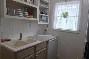 205 Polk St, Port O'Connor, TX 77982 - Photo 14