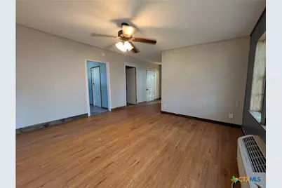 104 N Walnut Street, Lampasas, TX 76550 - Photo 18