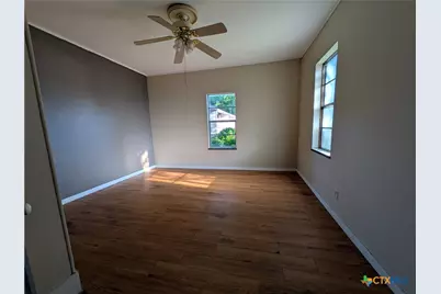 104 N Walnut Street, Lampasas, TX 76550 - Photo 6
