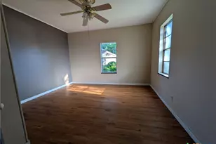 104 N Walnut St, Lampasas, TX 76550 - Photo 6