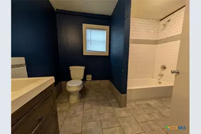 104 N Walnut Street, Lampasas, TX 76550 - Photo 8