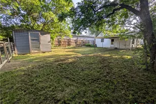 104 N Walnut St, Lampasas, TX 76550 - Photo 20
