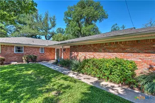 1810 N Beal St, Belton, TX 76513 - Photo 34
