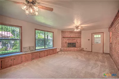 1810 N Beal Street, Belton, TX 76513 - Photo 4