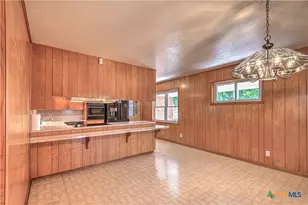 1810 N Beal St, Belton, TX 76513 - Photo 10