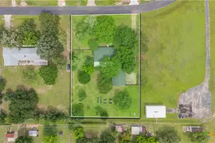 602 Bingham Rd, Victoria, TX 77904 - Photo 2