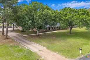 602 Bingham Rd, Victoria, TX 77904 - Photo 4