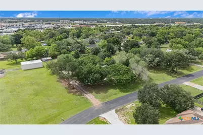 602 Bingham Road, Victoria, TX 77904 - Photo 8