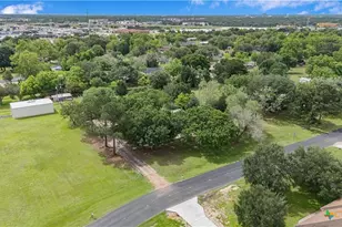 602 Bingham Rd, Victoria, TX 77904 - Photo 8