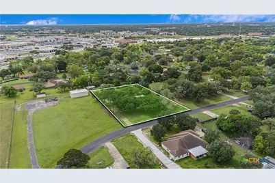 602 Bingham Road, Victoria, TX 77904 - Photo 8