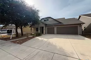 821 Wall St, New Braunfels, TX 78130 - Photo 2