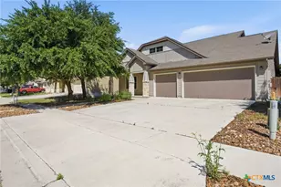 821 Wall St, New Braunfels, TX 78130 - Photo 1