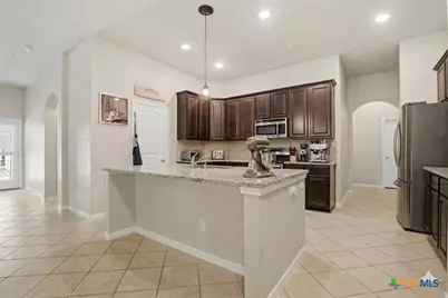 821 Wall Street, New Braunfels, TX 78130 - Photo 6