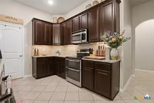 821 Wall St, New Braunfels, TX 78130 - Photo 8