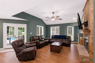 601 Masters Dr, Victoria, TX 77904 - Photo 8