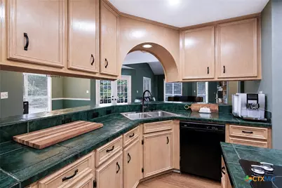 601 Masters Drive, Victoria, TX 77904 - Photo 14