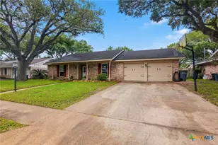 1307 Plantation Rd, Victoria, TX 77904 - Photo 4