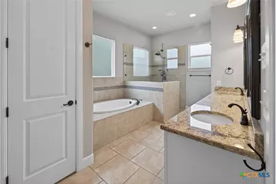 219 Winding View, New Braunfels, TX 78132 - Photo 18