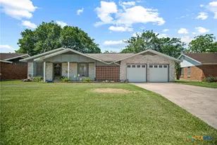 519 Travis St, Port Lavaca, TX 77979 - Photo 1