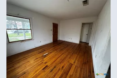 1010 S 17th Street, Temple, TX 76504 - Photo 6