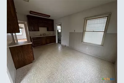 1010 S 17th Street, Temple, TX 76504 - Photo 8