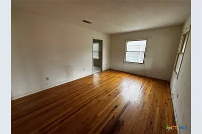 1010 S 17th Street, Temple, TX 76504 - Photo 4