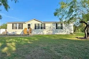 104 Estelle Ln, Victoria, TX 77905 - Photo 2