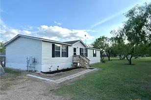 104 Estelle Ln, Victoria, TX 77905 - Photo 1