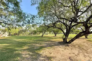 104 Estelle Ln, Victoria, TX 77905 - Photo 40