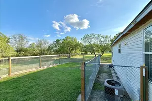 104 Estelle Ln, Victoria, TX 77905 - Photo 36