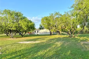 104 Estelle Ln, Victoria, TX 77905 - Photo 38