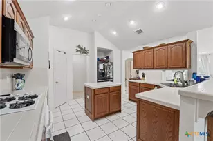 10210 S State Hwy 123, Seguin, TX 78155 - Photo 14